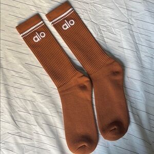 ALO Yoga Men's Brown Crew Socks